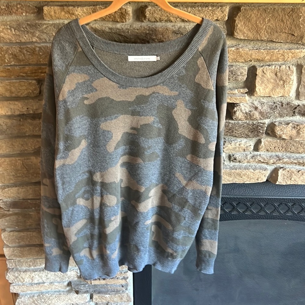 Camo sweater Stitches and Stripes Large